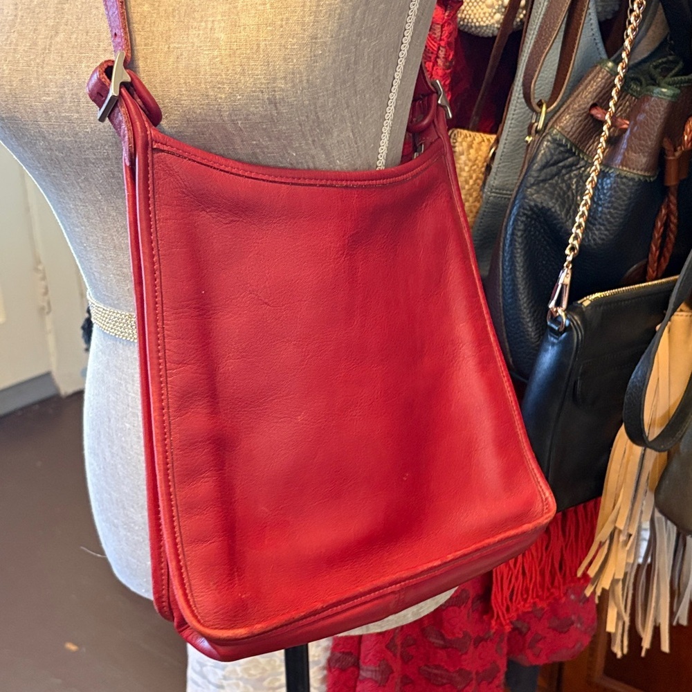 Coach vintage Andrea 9073 Vibrant Red Leather Shoulder Bag - Picture 9 of 11